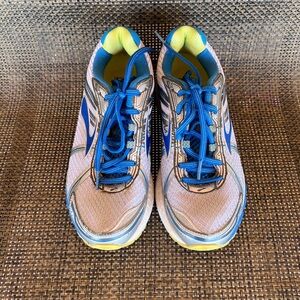 Brooks GTS men’s tennis shoes